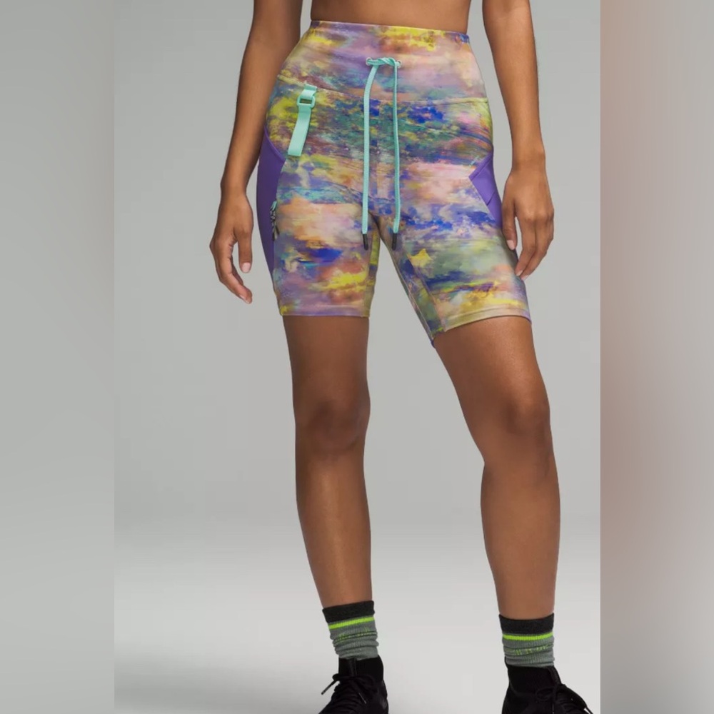 Lululemon Cargo Super-High-Rise Cargo SHR Hiking Short 8" sz 2 NWT - Picture 4 of 6